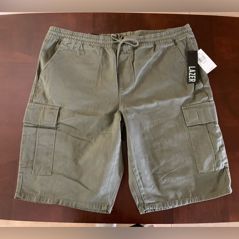 Men’s Lazer Cargo Shorts. NWT.